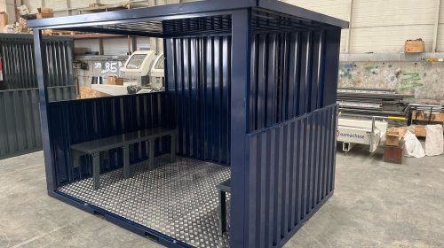 Könnyen szállítható mobil buszmegálló megoldás