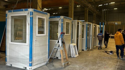 Könnyen áthelyezhető mobil őrbódé megoldás